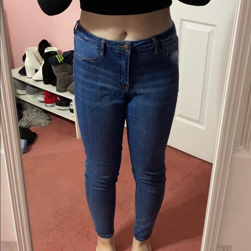 medium dark wash skinny jean
